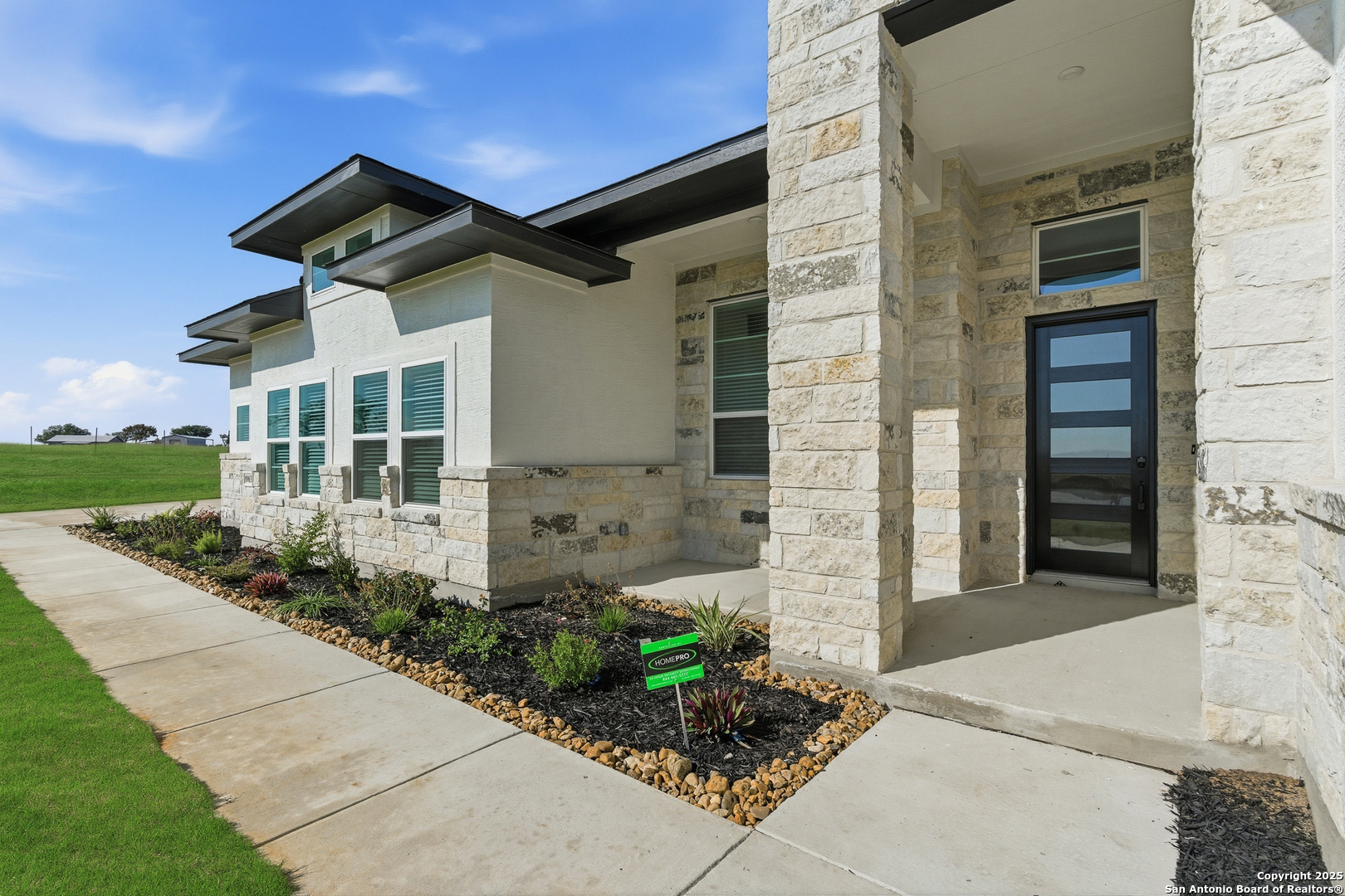 8903 Arroyo Grove San Antonio TX 78263