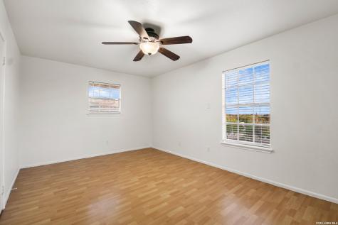 205 Rolling Oaks San Antonio TX 78253