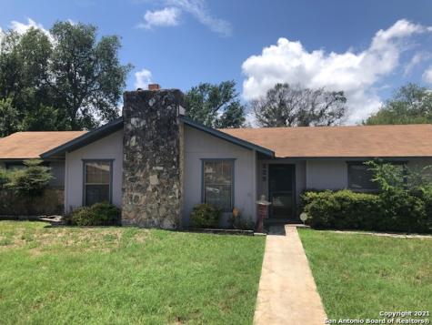 225 Riverside Drive Uvalde TX 78801
