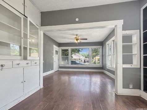 423 Barrett Place San Antonio TX 78225