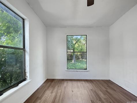 423 Barrett Place San Antonio TX 78225