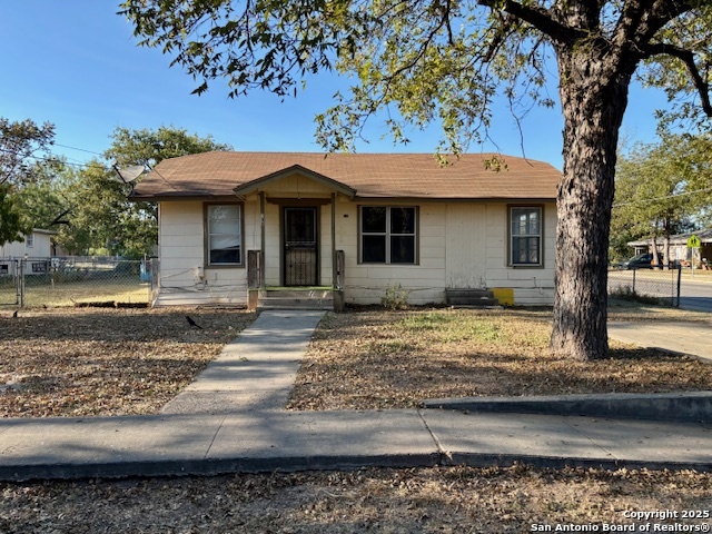 732 E Mesquite Uvalde TX 78801