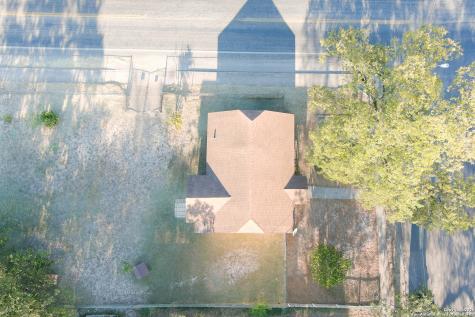 732 E Mesquite Uvalde TX 78801