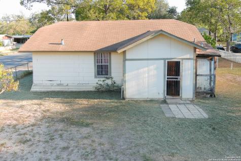 732 E Mesquite Uvalde TX 78801