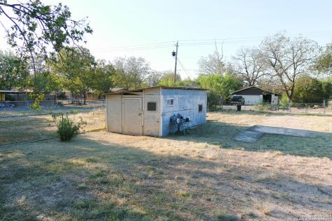 732 E Mesquite Uvalde TX 78801