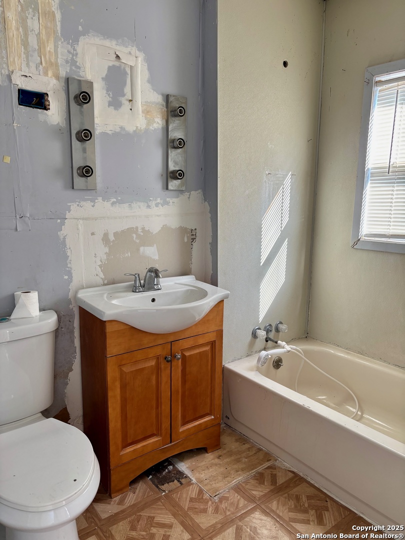 732 E Mesquite Uvalde TX 78801