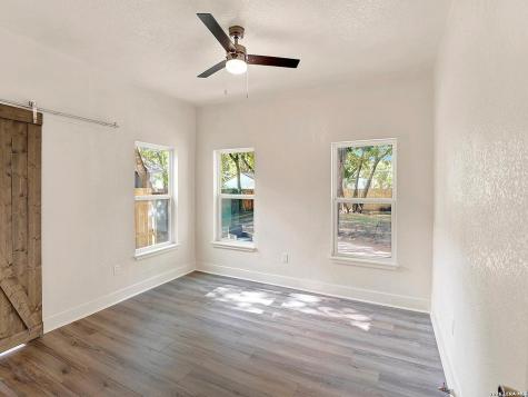 1328 N Center San Antonio TX 78202