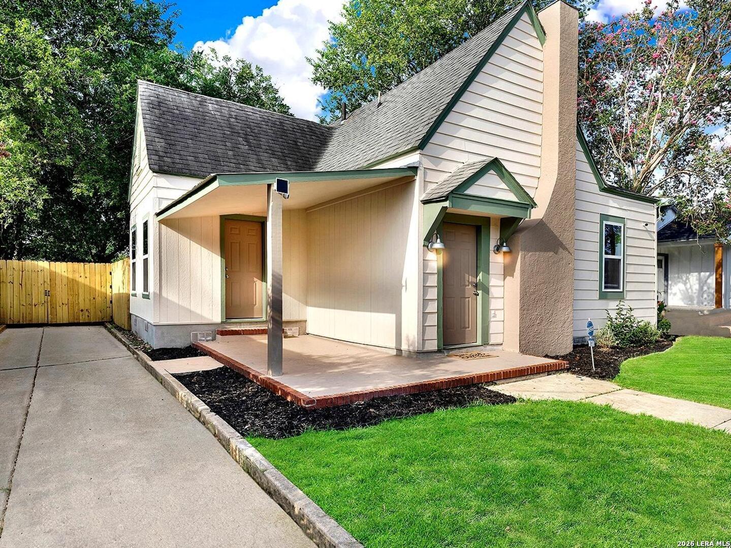 1328 N Center San Antonio TX 78202