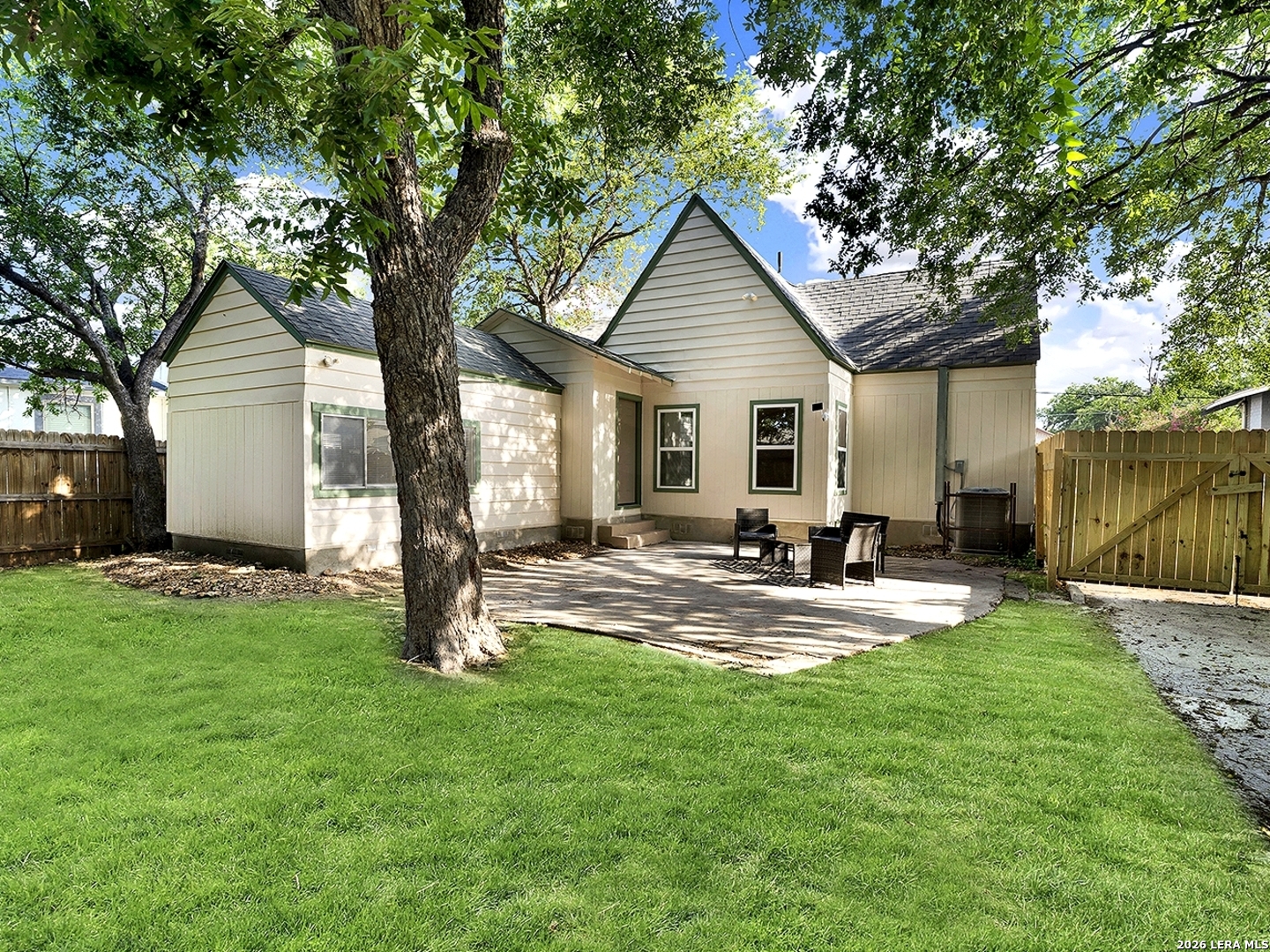 1328 N Center San Antonio TX 78202