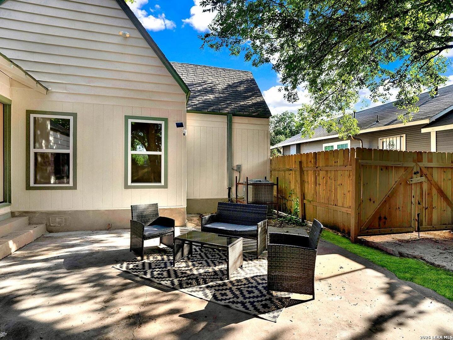 1328 N Center San Antonio TX 78202
