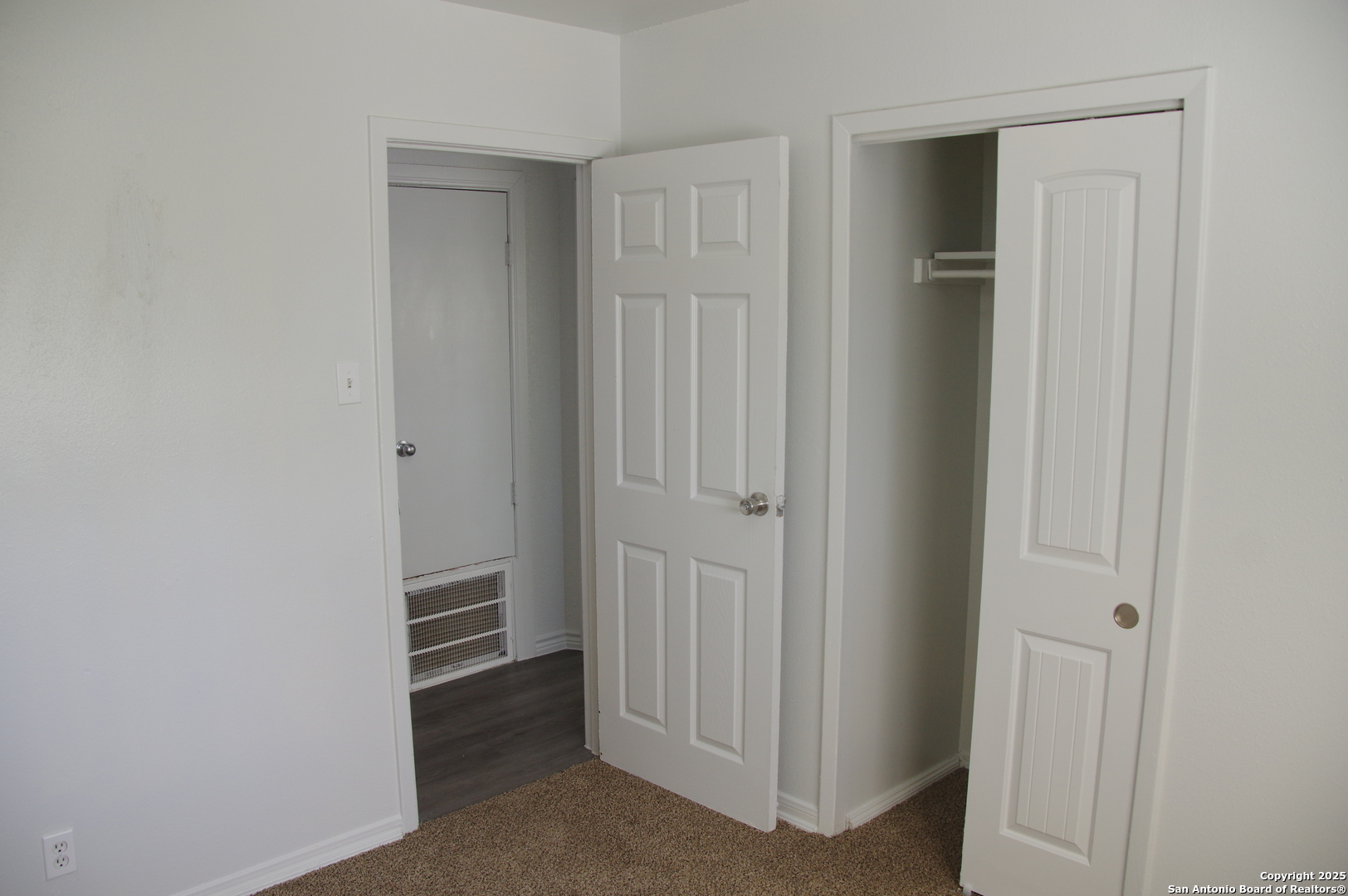 4406 Desert View San Antonio TX 78217