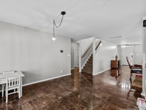 7815 Ironside Port San Antonio TX 78227