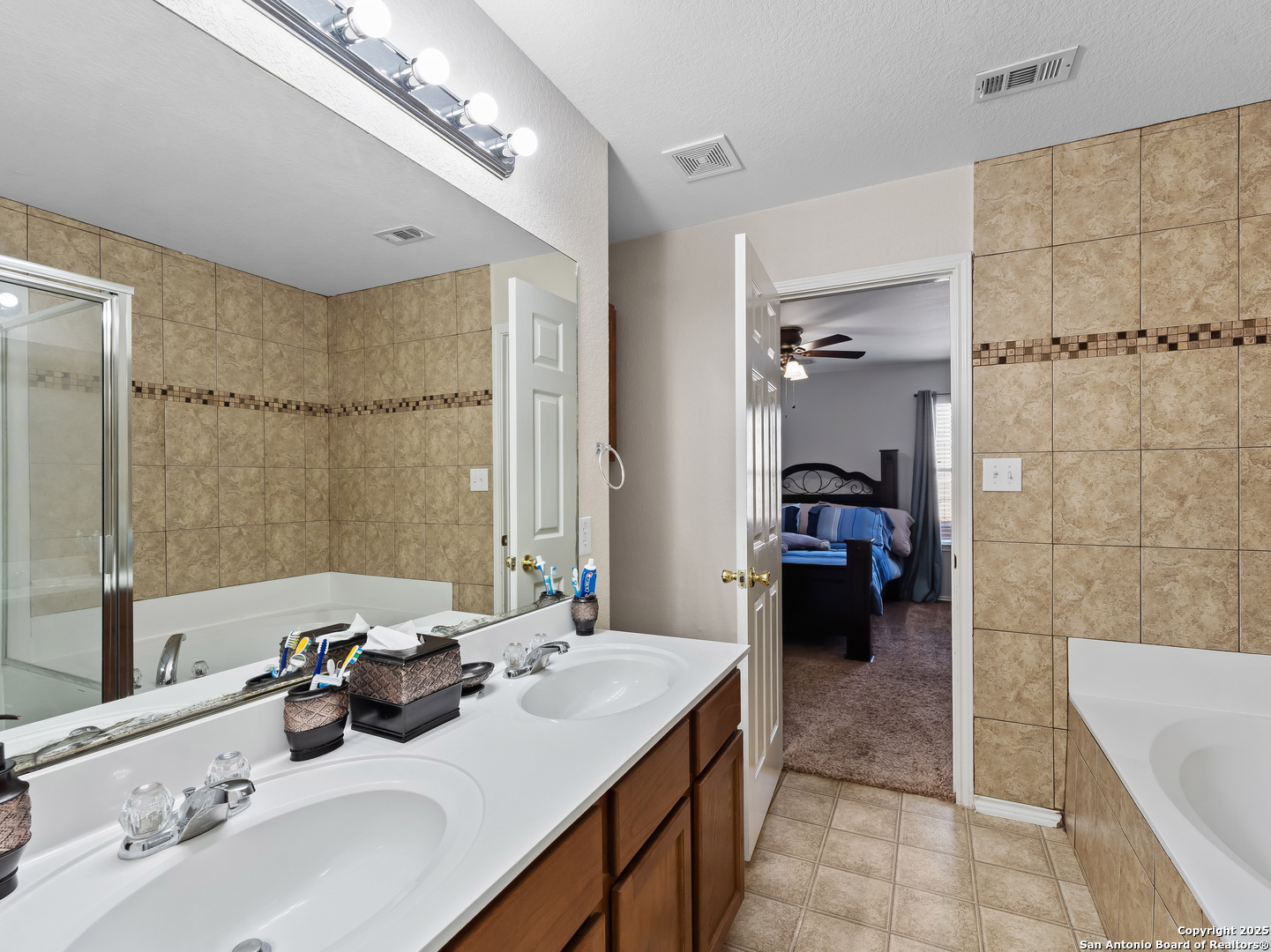 7815 Ironside Port San Antonio TX 78227