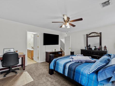7815 Ironside Port San Antonio TX 78227