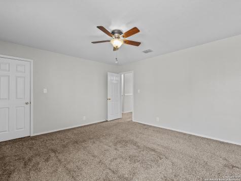 7815 Ironside Port San Antonio TX 78227
