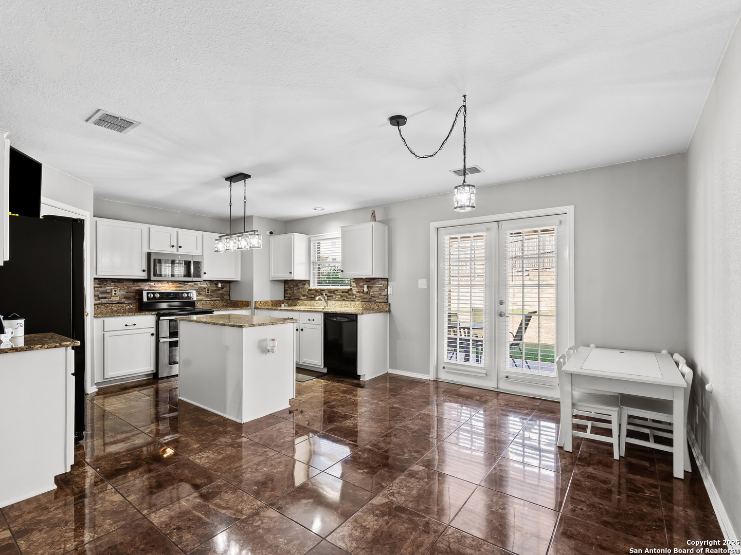 7815 Ironside Port San Antonio TX 78227