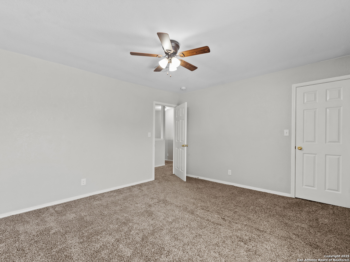 7815 Ironside Port San Antonio TX 78227