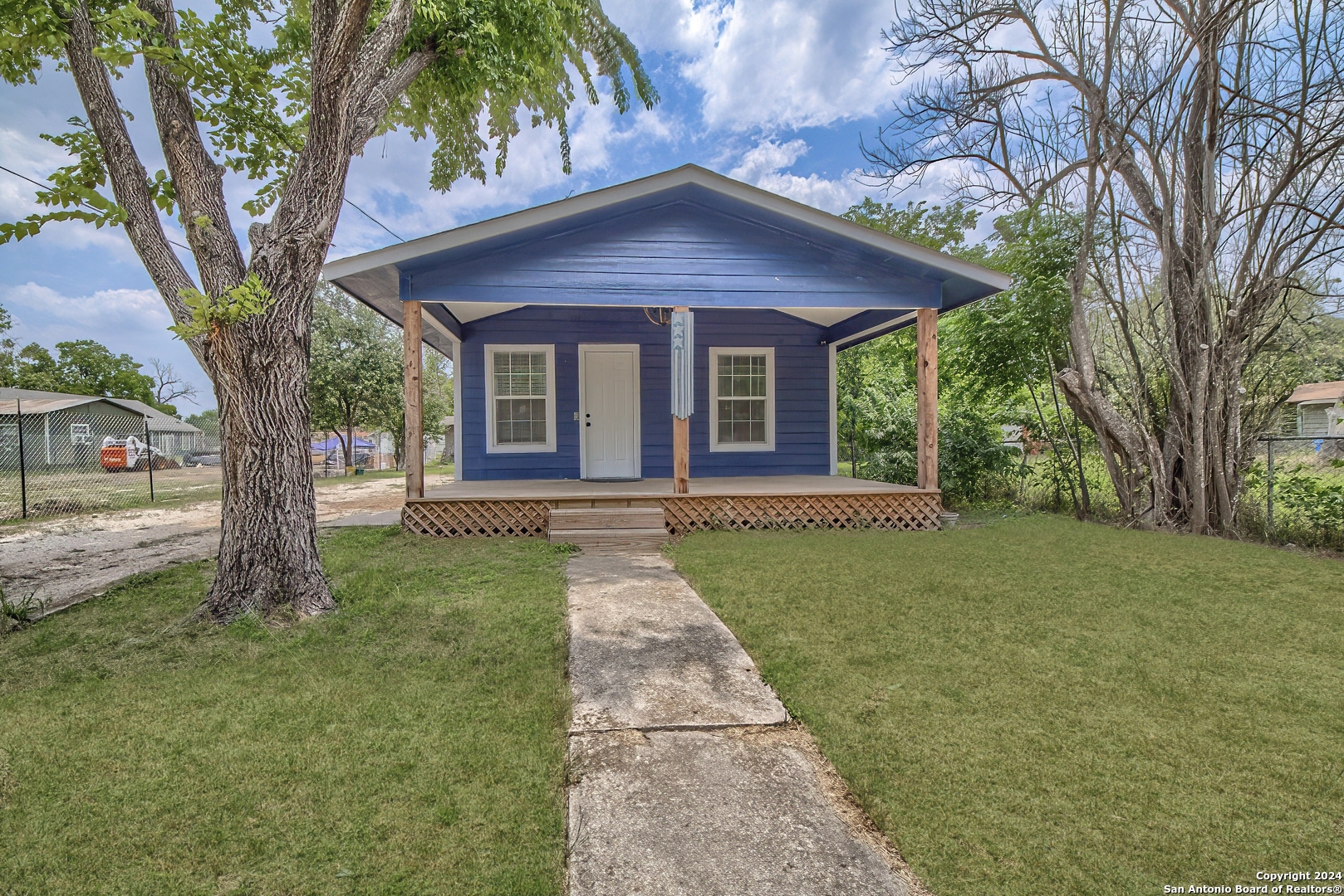 1619 N Bowie Street Seguin TX 78155