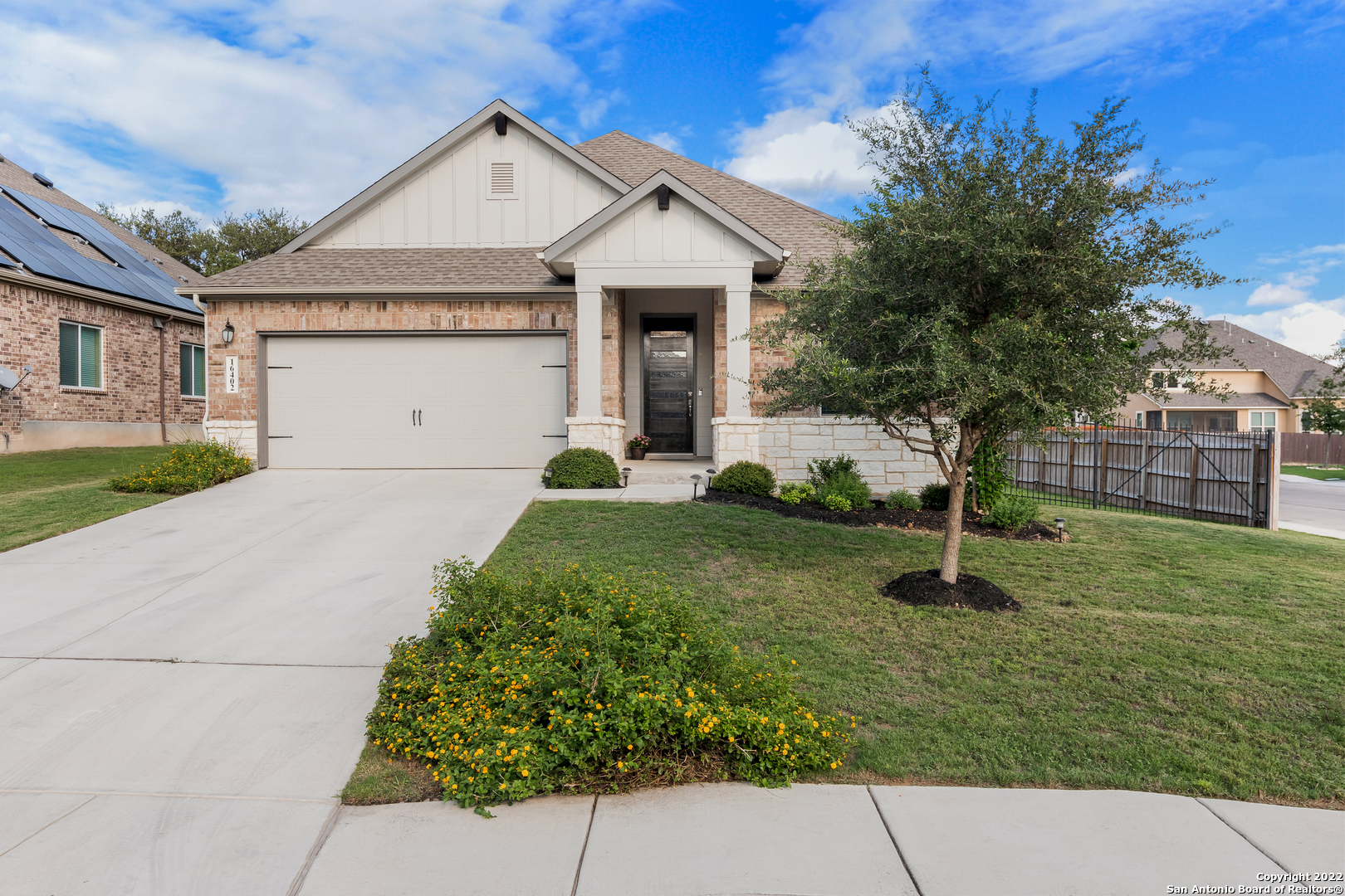 16402 Sierra Linda Helotes TX 78023