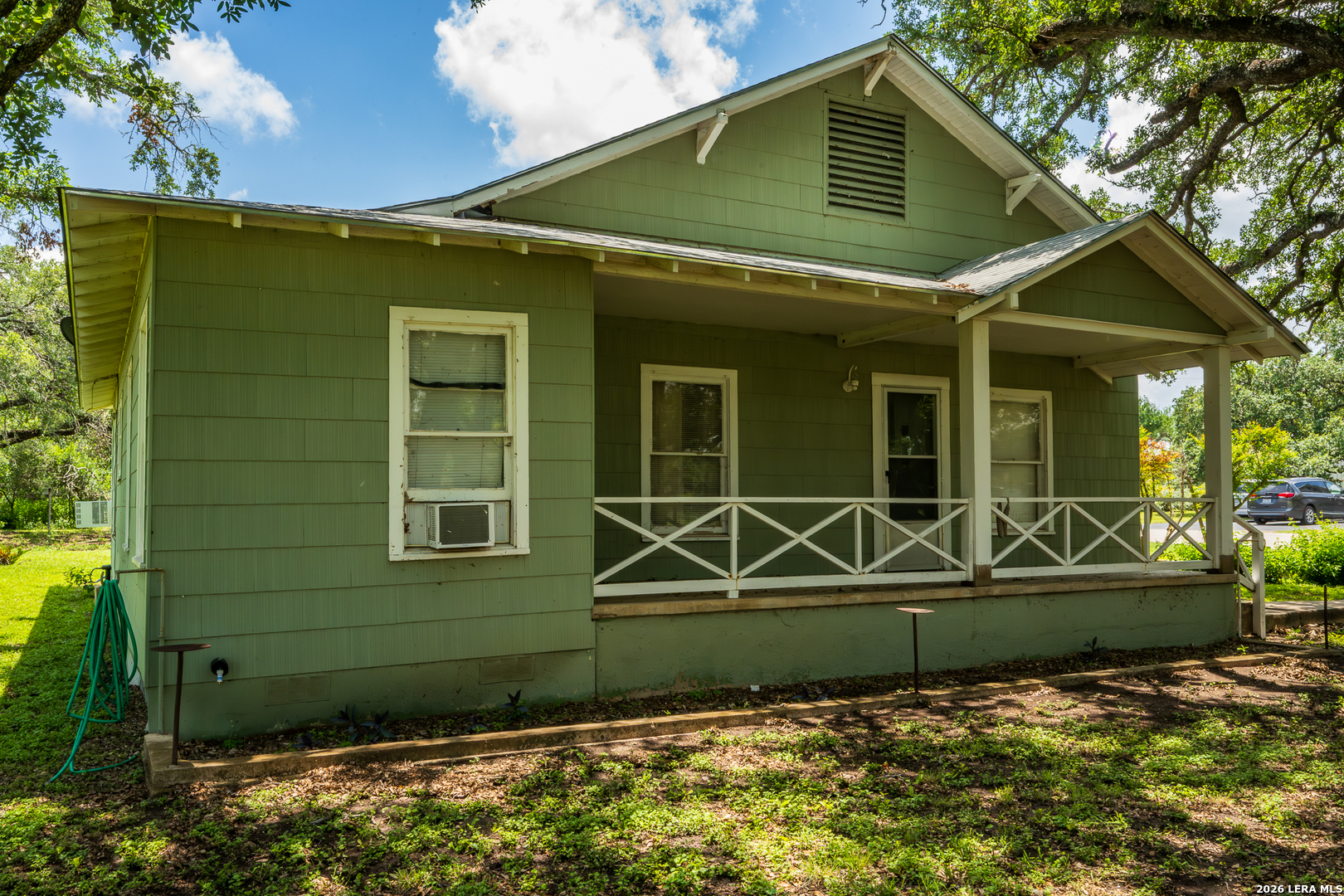502 S Orange Street Sabinal TX 78881