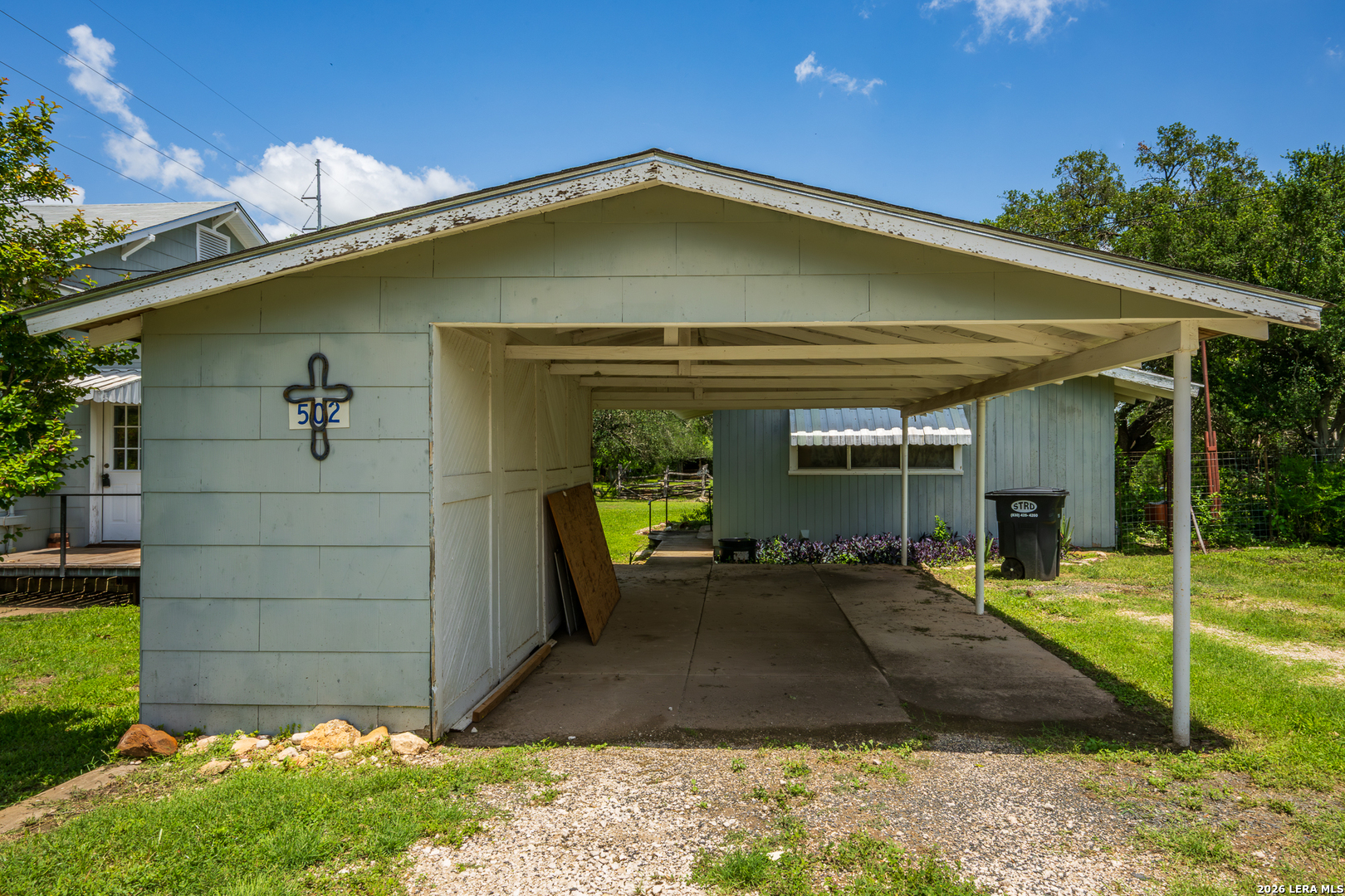 502 S Orange Street Sabinal TX 78881
