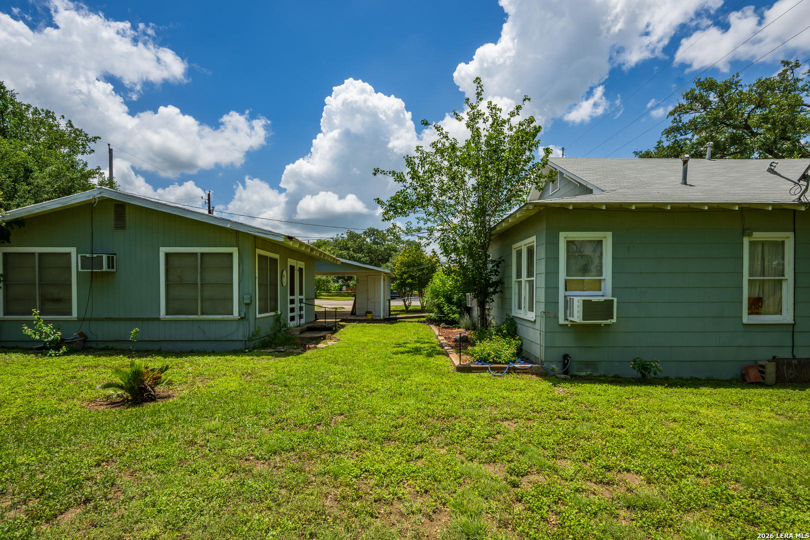502 S Orange Street Sabinal TX 78881