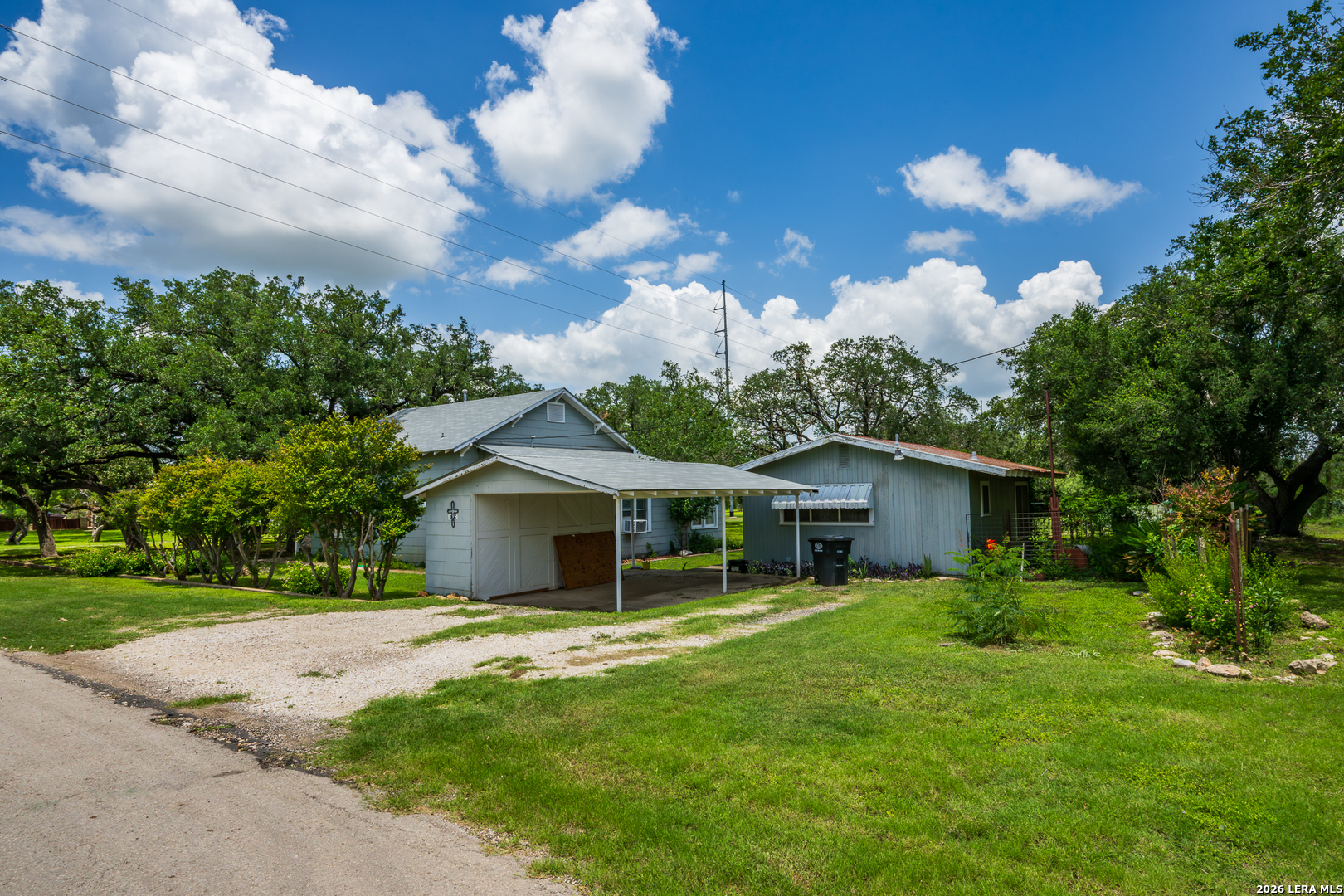 502 S Orange Street Sabinal TX 78881