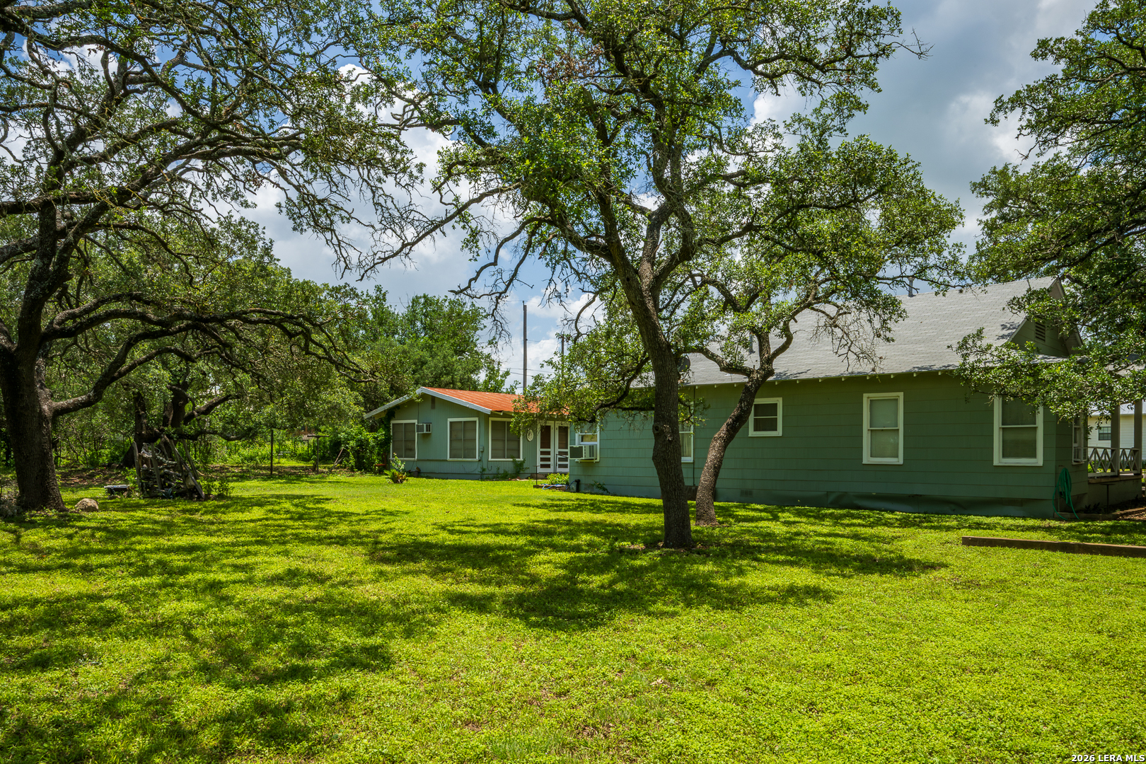 502 S Orange Street Sabinal TX 78881