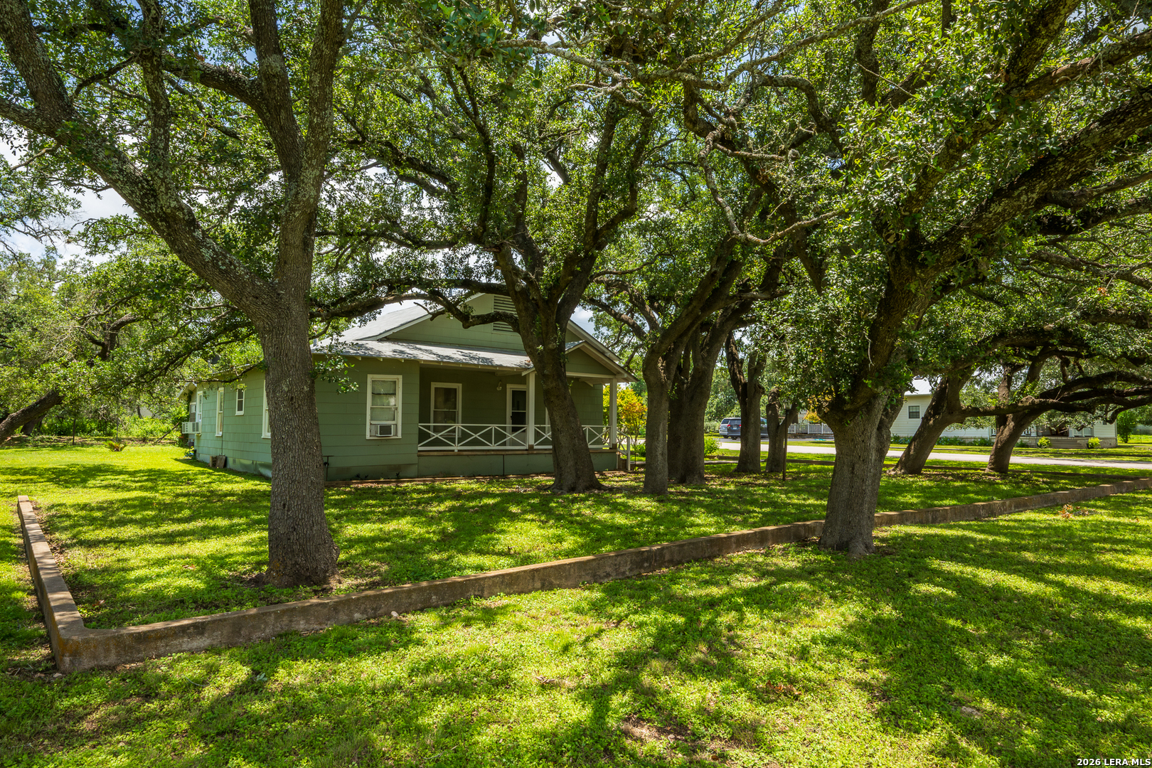 502 S Orange Street Sabinal TX 78881