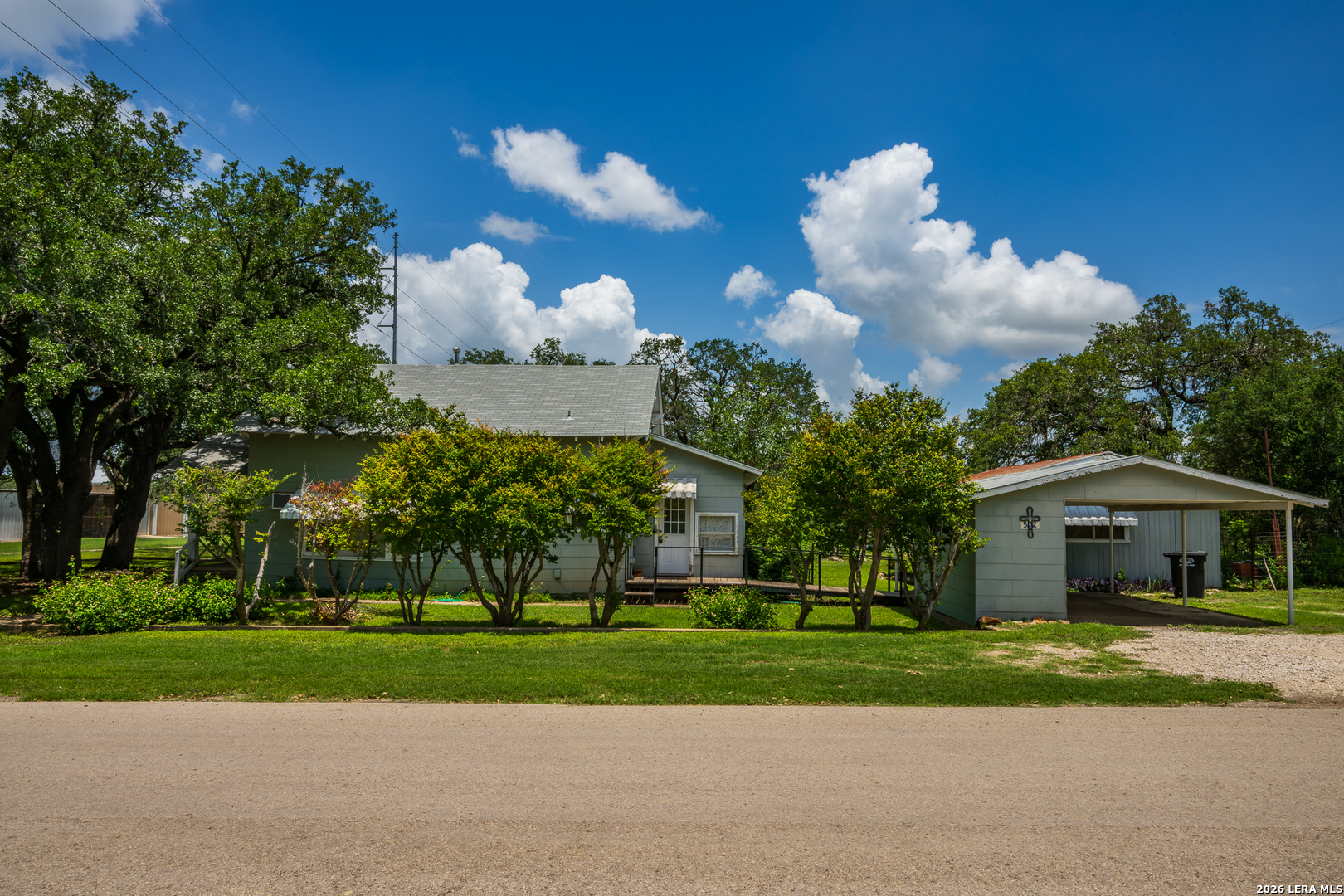 502 S Orange Street Sabinal TX 78881