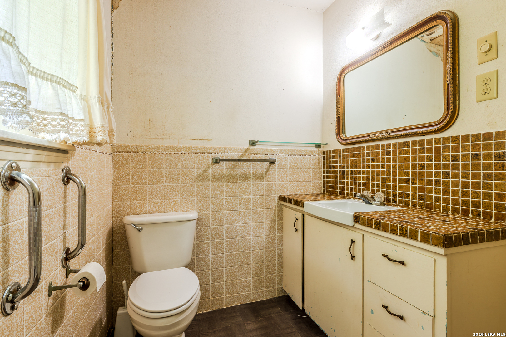 502 S Orange Street Sabinal TX 78881