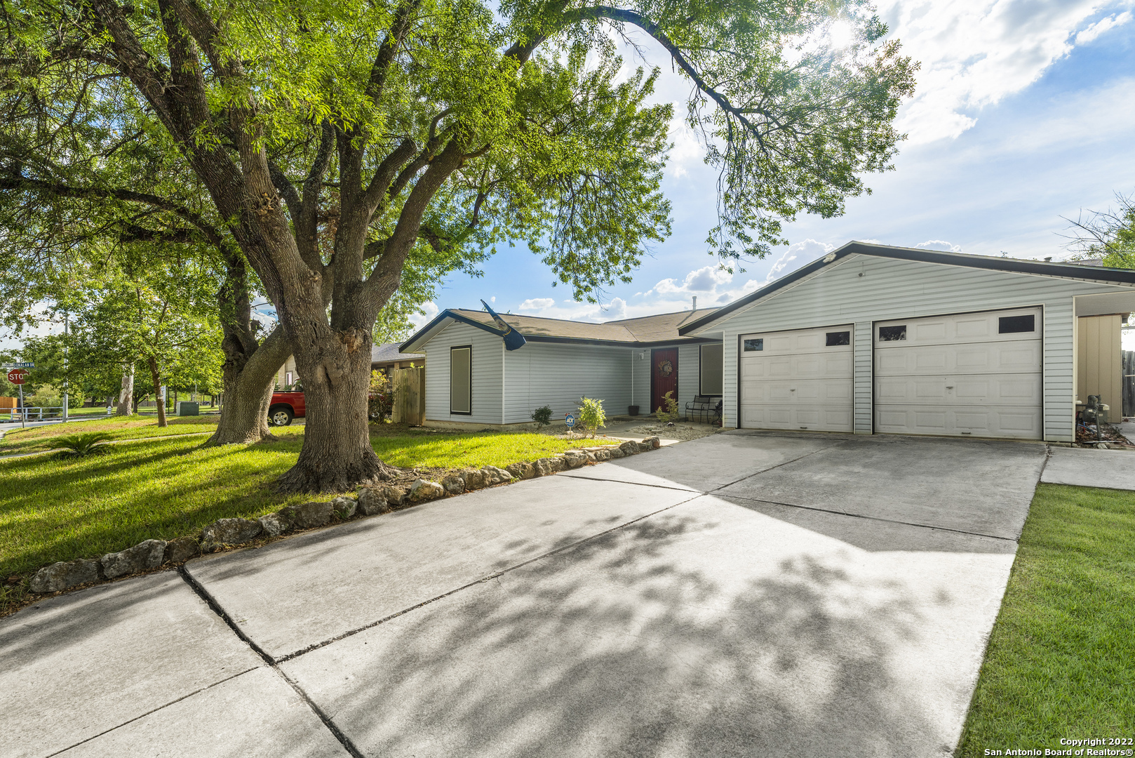 329 Vivian Drive Converse TX 78109