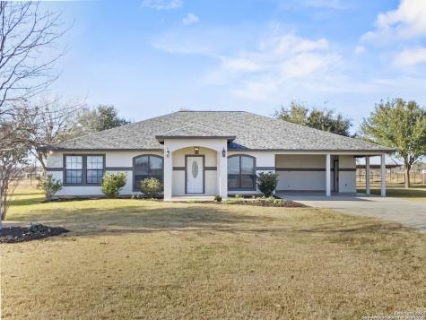 105 Quail Nest Drive Jourdanton TX 78026