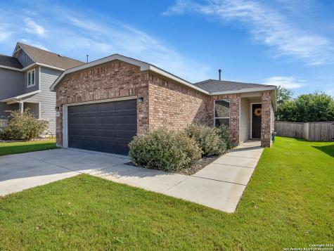 4817 Park Glen Marion TX 78124