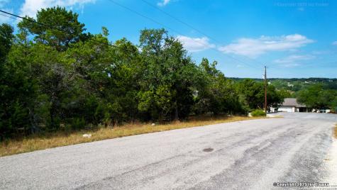 1040 Pinon Fischer TX 78623