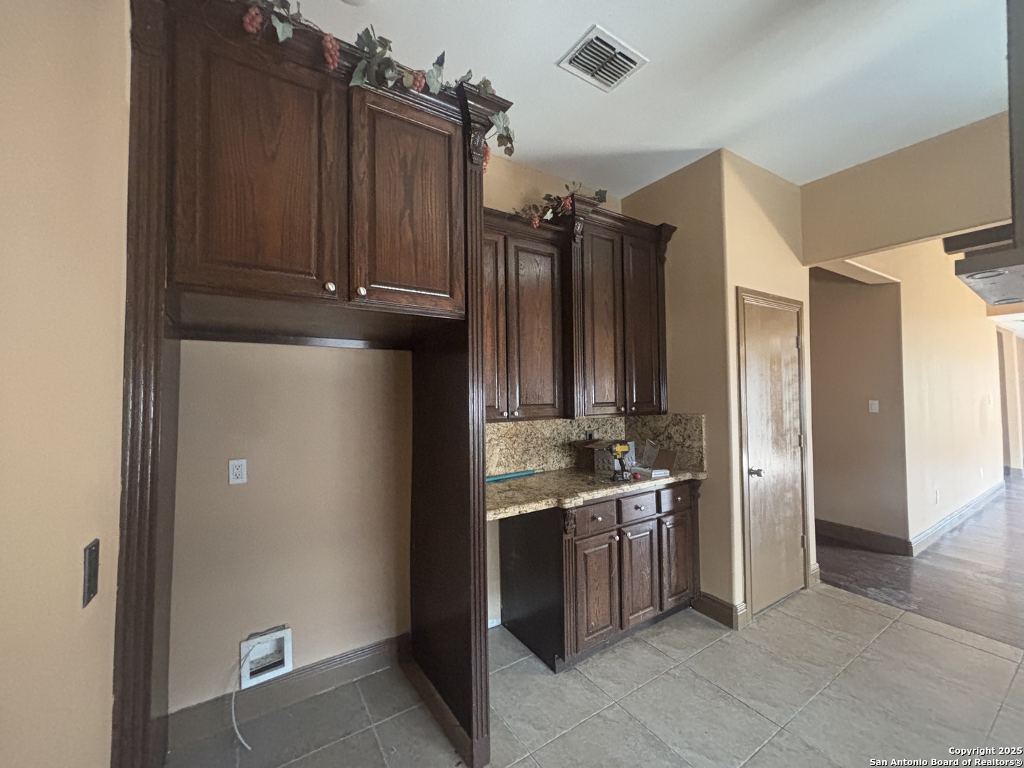 108 Palencia Laredo TX 78046
