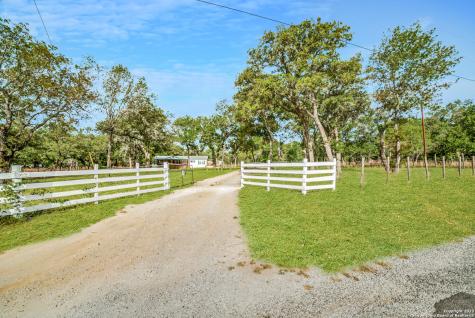 177 Longhorn Road Stockdale TX 78160