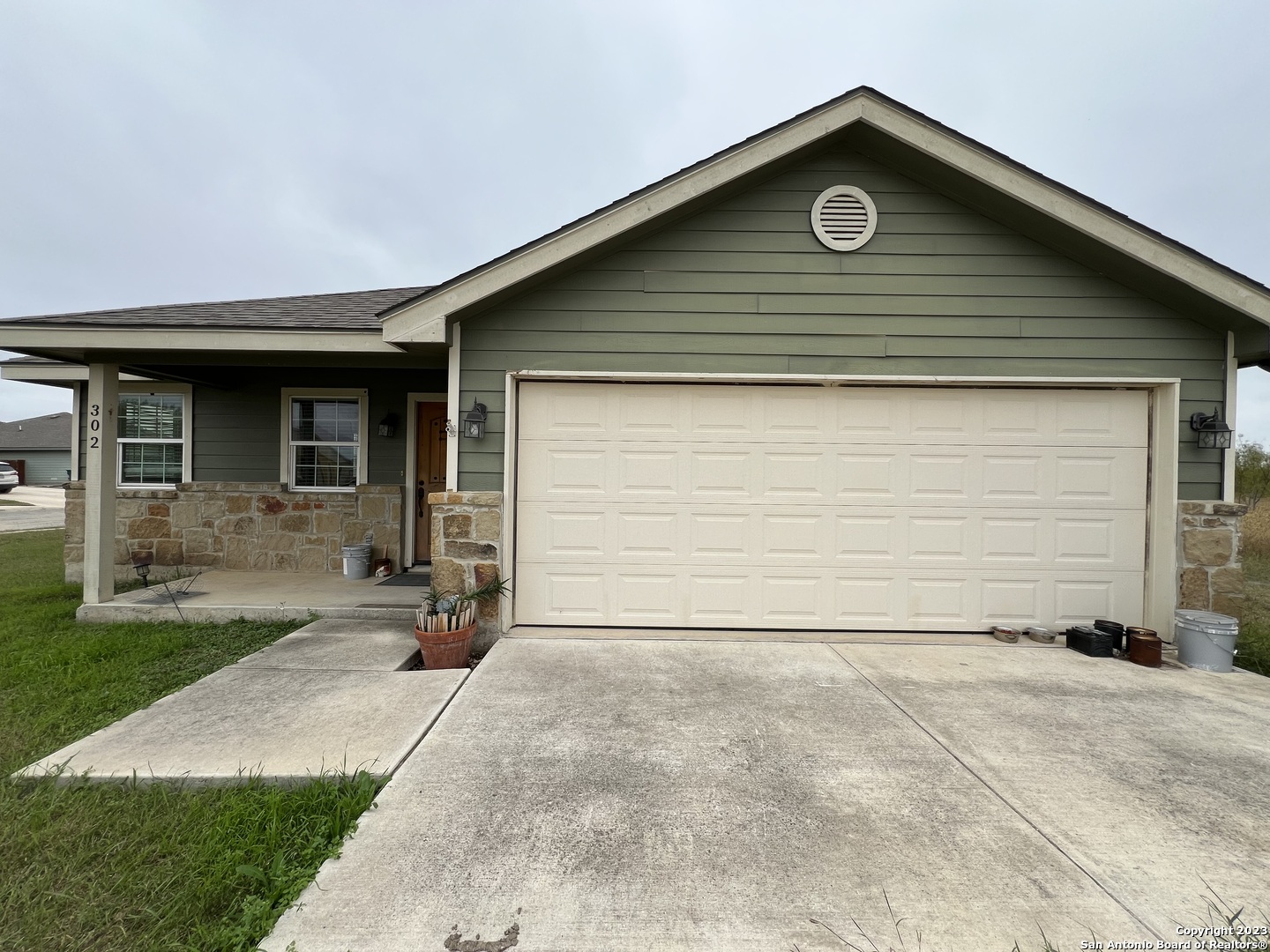 302 Arrowhead Way Jourdanton TX 78026