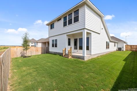 283 W Ainslie Street Castroville TX 78009