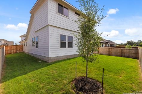 283 W Ainslie Street Castroville TX 78009