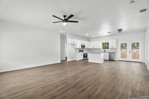 1080 Greenhill Drive Canyon Lake TX 78133