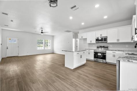 1080 Greenhill Drive Canyon Lake TX 78133