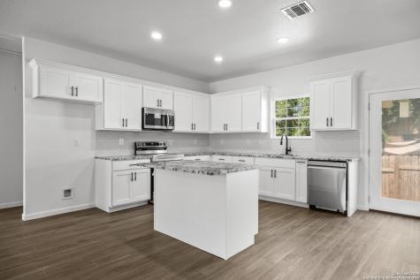 1080 Greenhill Drive Canyon Lake TX 78133