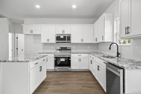 1080 Greenhill Drive Canyon Lake TX 78133