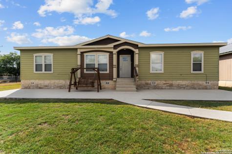 726 1st Street Floresville TX 78114