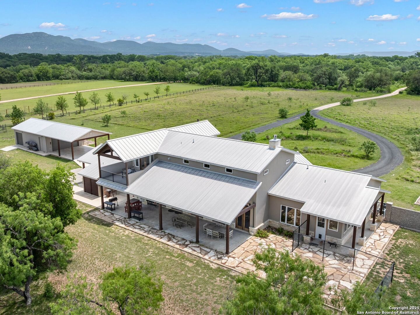 497 Cypress Falls Utopia TX 78884