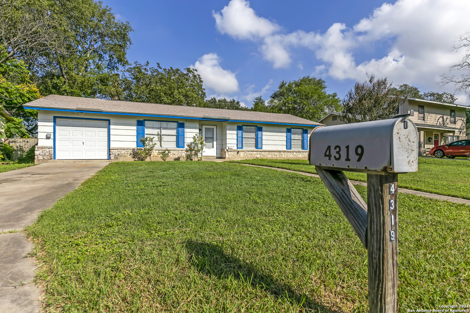 4319 Parkwood Drive San Antonio TX 78218
