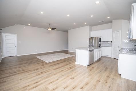 9321 Bronze Canyon Atascosa TX 78002