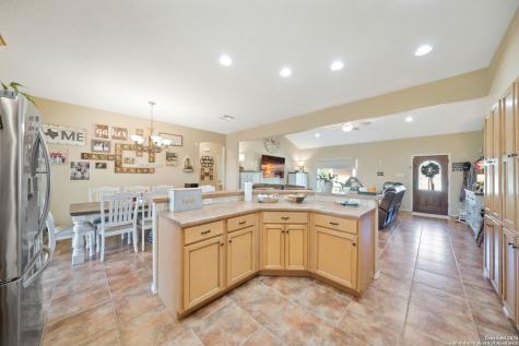 313 Yorktown Pleasanton TX 78064