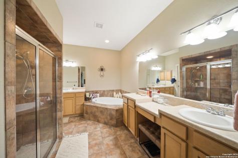 313 Yorktown Pleasanton TX 78064